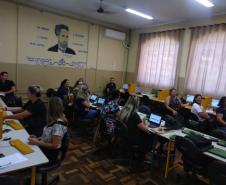As técnicas pedagógicas do NRE/UVA, Michele e Célia, receberam na tarde de hoje, 09/03, no Col. Est. Túlio de França, os secretários dos Colégios Estaduais para um treinamento referente ao Censo Escolar.