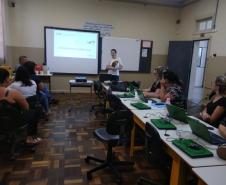As técnicas pedagógicas do NRE/UVA, Michele e Célia, receberam na tarde de hoje, 09/03, no Col. Est. Túlio de França, os secretários dos Colégios Estaduais para um treinamento referente ao Censo Escolar.