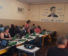 As técnicas pedagógicas do NRE/UVA, Michele e Célia, receberam na tarde de hoje, 09/03, no Col. Est. Túlio de França, os secretários dos Colégios Estaduais para um treinamento referente ao Censo Escolar.