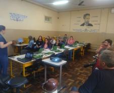 As técnicas pedagógicas do NRE/UVA, Michele e Célia, receberam na tarde de hoje, 09/03, no Col. Est. Túlio de França, os secretários dos Colégios Estaduais para um treinamento referente ao Censo Escolar.