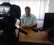 Esta é uma forma de manter a comunicação tão essencial ao trabalho educacional, permitindo o alcance de informações de forma simultânea, até mesmo com os colégios mais distantes.
