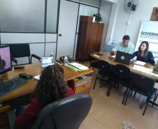 Esta é uma forma de manter a comunicação tão essencial ao trabalho educacional, permitindo o alcance de informações de forma simultânea, até mesmo com os colégios mais distantes.
