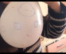 A estudante Poliana Barão Kuznik, do 1°ano B, além de fazer a atividade, gentilmente aceitou gravar a prática e explicá-la. Ficou muito legal!!!
