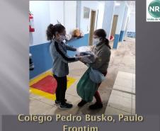 Esta medida tem facilitado o acesso destas famílias aos alimentos durante o período de suspensão das atividades escolares decorrentes da pandemia do Coronavírus e têm feito a diferença na vida de muitos alunos e suas famílias.
