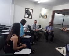 CHEFE DO NÚCLEO REGIONAL DE EDUCAÇÃO REUNE-SE COM JUIZ DA VARA DA INFÂNCIA E JUVENTUDE, FAMÍLIA E ANEXOS DE UNIÃO DA VITÓRIA
No dia 22 de janeiro de 2019, o chefe do Núcleo Regional de Educação de União da Vitória, profº  Carlos Alberto Polsin, recebeu a visita do Juiz da Vara da Infância e Juventude, Família e Anexos de União da Vitória/PR, Dr