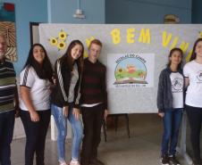 O Assessor da chefia do Núcleo Regional da Educação de União da Vitória, Prof. Mário Francisco Dalgallo e a Técnica pedagógica da Equipe de Ensino Marines Otilia Kunze da Luz, estiveram presentes no dia 13 de fevereiro, no Colégio Estadual do Campo Eugenio de Almeida, a convite da diretora Marta Regina Centa, para participar da Semana de Estudos, cujo tema Foi “Escolas do Campo”, 