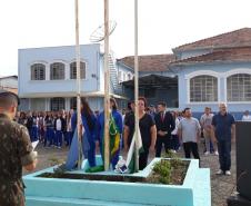 Teve início no dia 20 de fevereiro de 2019, no Colégio Estadual Túlio de França, o Projeto Nossa Bandeira – Escola de Civismo. O Referido projeto é uma diretriz do Comandante do Exército Brasileiro, visando incentivar os jovens estudantes de todo o território nacional a conhecerem e cultuarem os Símbolos Nacionais. 