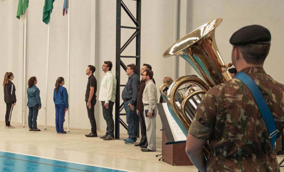 Segunda etapa do Projeto Escola de Civismo acontece no Colégio Estadual Neusa Domit