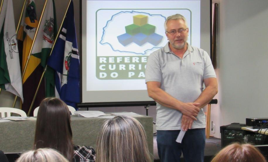 NRE realiza reuniões com coordenadores municipais de educação