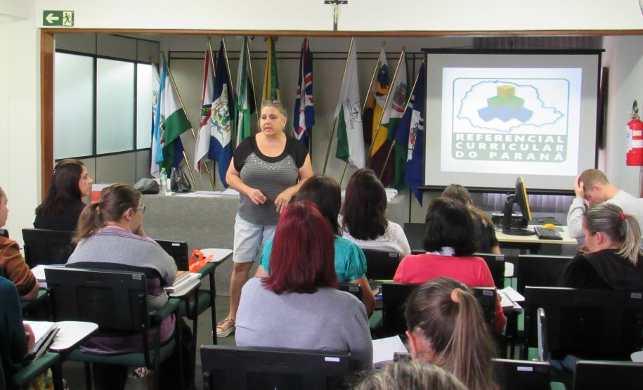 NRE realiza reuniões com coordenadores municipais de educação