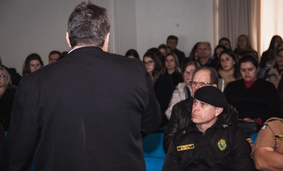 Programa Presente na Escola é lançado no Núcleo Regional de União da Vitória.