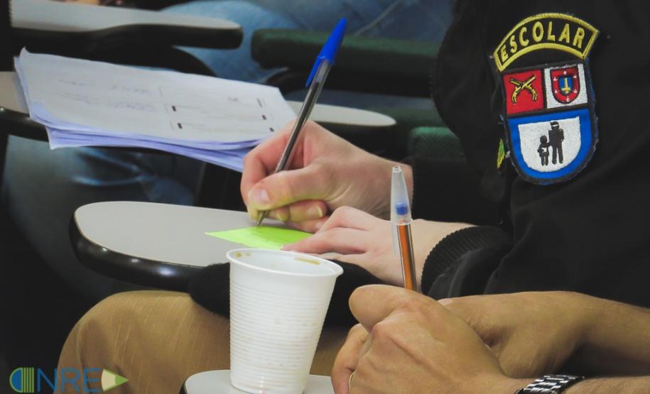 Patrulha Escolar e integrantes do NRE se reúnem para discutir sobre Bullying