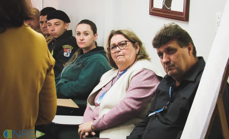 Patrulha Escolar e integrantes do NRE se reúnem para discutir sobre Bullying