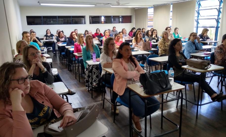 Professores de Língua Portuguesa, Matemática, Mais Aprendizagem, Salas de Apoio à Aprendizagem, parceria Sesc e Pedagogos participam de Formação Continuada.