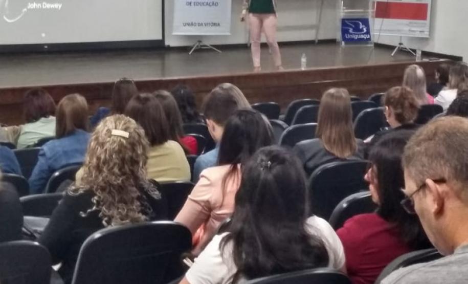 Professores de Língua Portuguesa, Matemática, Mais Aprendizagem, Salas de Apoio à Aprendizagem, parceria Sesc e Pedagogos participam de Formação Continuada.