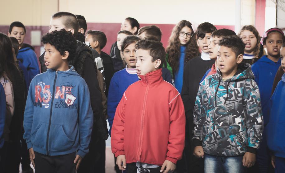 Projeto Nossa Bandeira: Escola de Civismo.