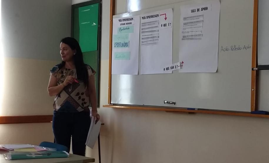 Durante a semana passada, os Professores, Pedagogos e Diretores, responsáveis pelo “Programa Mais Aprendizagem”, dos Colégios Estaduais jurisdicionados ao NRE de União da Vitória, participaram de encontros formativos na UNIUV.