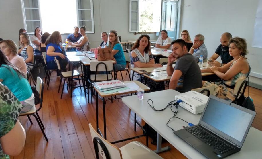 Durante a semana passada, os Professores, Pedagogos e Diretores, responsáveis pelo “Programa Mais Aprendizagem”, dos Colégios Estaduais jurisdicionados ao NRE de União da Vitória, participaram de encontros formativos na UNIUV.