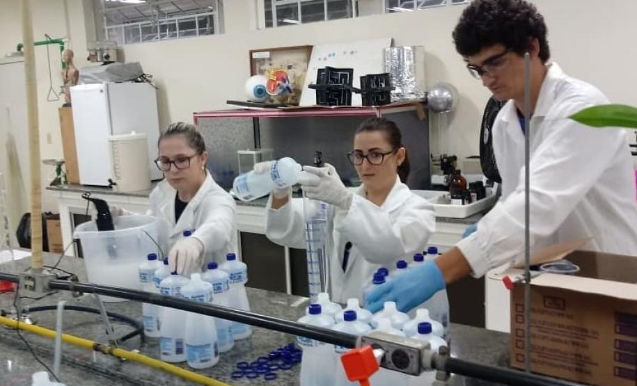 Foram produzidos cerca de 74 litros, que serão destinados para locais públicos como Hospital, Bombeiros, Polícia, Igrejas e Fórum.