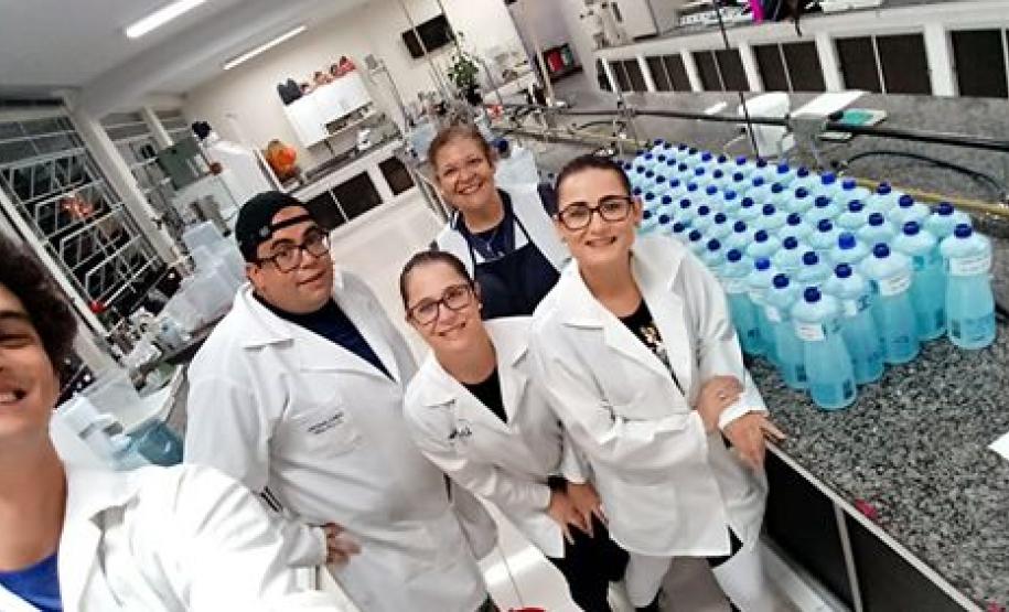 Foram produzidos cerca de 74 litros, que serão destinados para locais públicos como Hospital, Bombeiros, Polícia, Igrejas e Fórum.