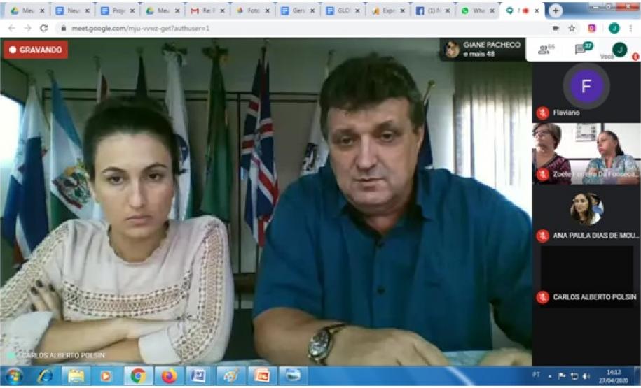 Participaram desta interatividade à distância, a Coordenadora da SEED, responsável pelo nosso NRE Profª Maria Vanei Rigonato, a chefia do NRE/UVA Prof. Carlos Alberto Polsin e Profª Francieli Maltauro, o Dr. Carlos Eduardo Mattioli Kockanny, Juiz da Vara da Infância da Juventude e da Família, Coordenadores do NRE e os Diretores dos Colégios Estaduais.