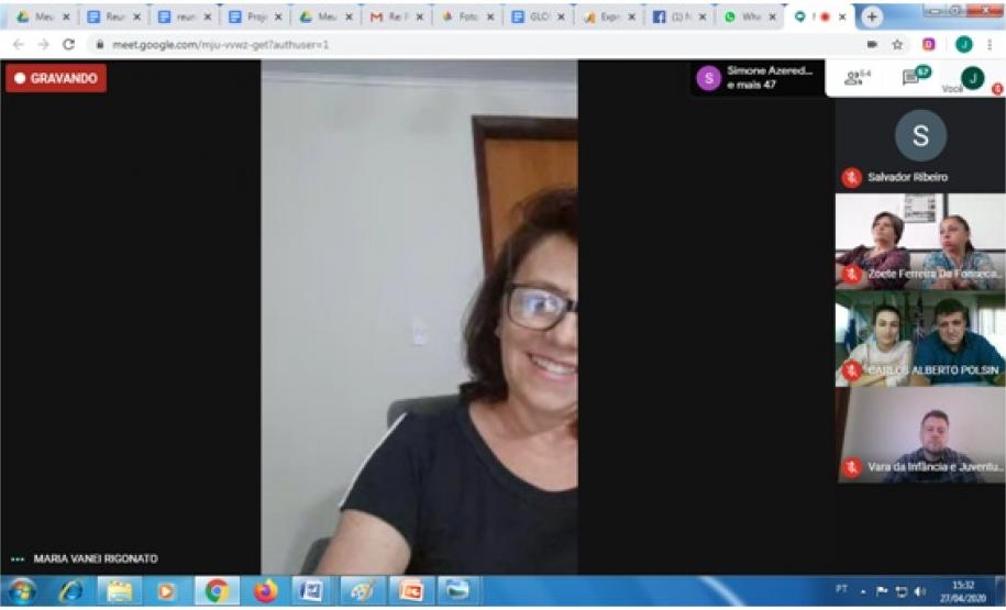 Participaram desta interatividade à distância, a Coordenadora da SEED, responsável pelo nosso NRE Profª Maria Vanei Rigonato, a chefia do NRE/UVA Prof. Carlos Alberto Polsin e Profª Francieli Maltauro, o Dr. Carlos Eduardo Mattioli Kockanny, Juiz da Vara da Infância da Juventude e da Família, Coordenadores do NRE e os Diretores dos Colégios Estaduais.