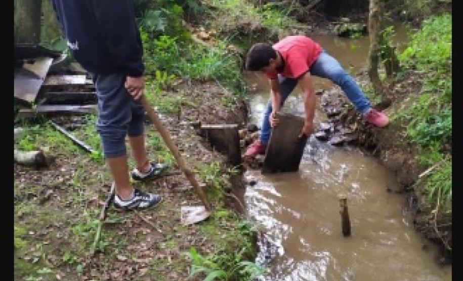 O Projeto é da Profª Carina Bill Wieczorkoski e alia conhecimento científico e prática, Física e Educação do Campo.