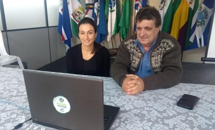 A chefia do NRE/UVA Prof. Carlos Alberto Polsin e Profª Francieli Maltauro, foram convidados e também  participaram deste momento importante.