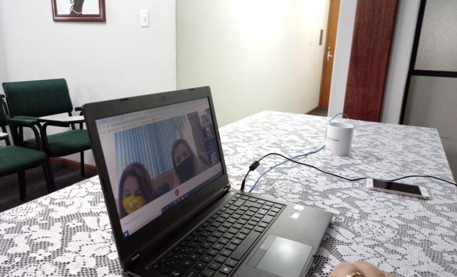 A reunião contou com a participação da Equipe Gestora, Pedagógica e Docente do Colégio, e ainda da chefia do NRE/UVA Prof. Carlos Alberto Polsin e Profª Francieli Maltauro, e da Profª. Edna Metelski, Técnica Pedagógica do NRE/UVA.