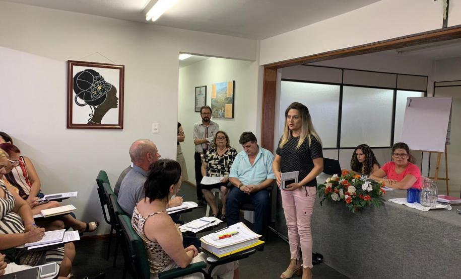 CHEFE DO NRE DE UNIÃO DA VITÓRIA REALIZA A PRIMEIRA REUNIÃO DO ANO DE 2019 COM OS DIRETORES DOS COLÉGIOS ESTADUAIS JURISDICIONADOS AO NÚCLEO.
O início do ano letivo está se aproximando e, com ele, os preparativos para a volta às aulas. Assim, na manhã de hoje, 23 de janeiro de 2019, aconteceu no auditório do NRE de União da Vitória, a primeira reunião do chefe professor Carlos Alberto Polsin com os diretores das Instituições Estaduais desta Regional.