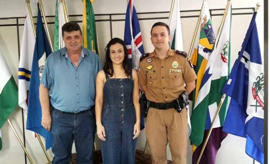 Ocorreu na manhã de hoje, dia 22/02, no Núcleo Regional de Educação uma reunião entre o Tenente Marcondes, responsável pela Patrulha Escolar na região, Chefia no NRE e o setor da ouvidoria a fim de tratar das ações da Patrulha Escolar nas escolas estaduais.