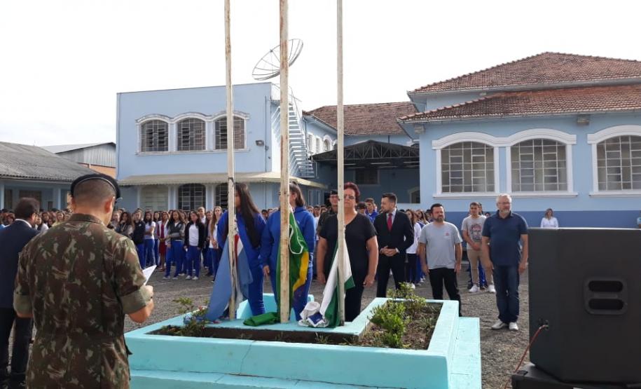 Teve início no dia 20 de fevereiro de 2019, no Colégio Estadual Túlio de França, o Projeto Nossa Bandeira – Escola de Civismo. O Referido projeto é uma diretriz do Comandante do Exército Brasileiro, visando incentivar os jovens estudantes de todo o território nacional a conhecerem e cultuarem os Símbolos Nacionais.